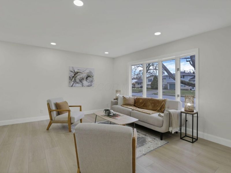 5524 Driftwood Road , Columbus, OH 43229 Photo 8