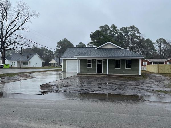 214 N Walnut Street, Rose Hill, NC 28458