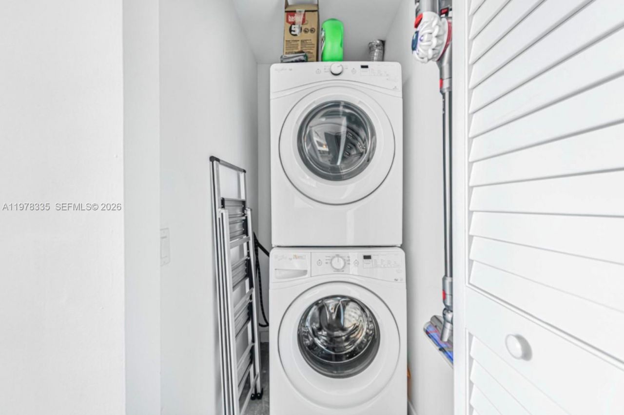 151 SE 1st St, Unit 2409, Miami, FL 33131 Photo