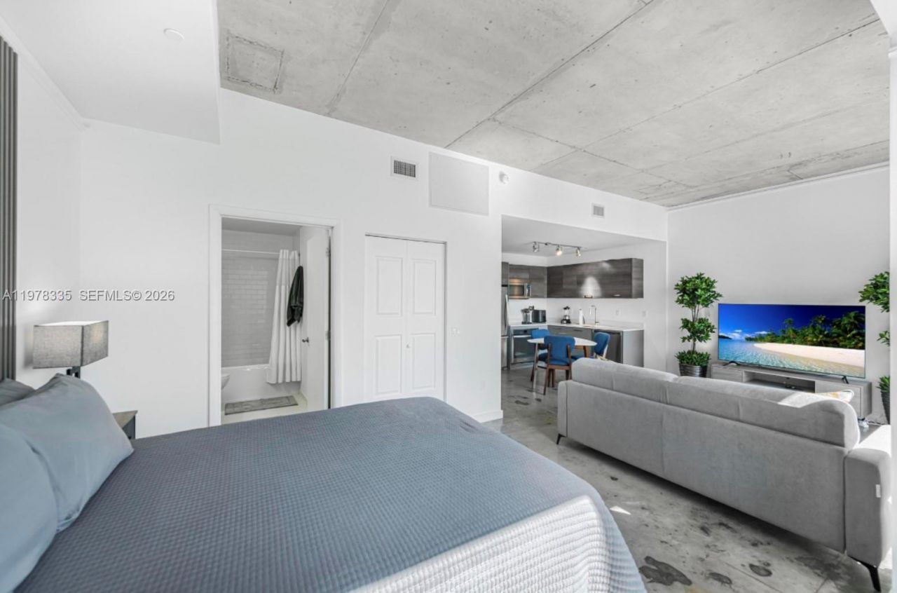 151 SE 1st St, Unit 2409, Miami, FL 33131 Photo