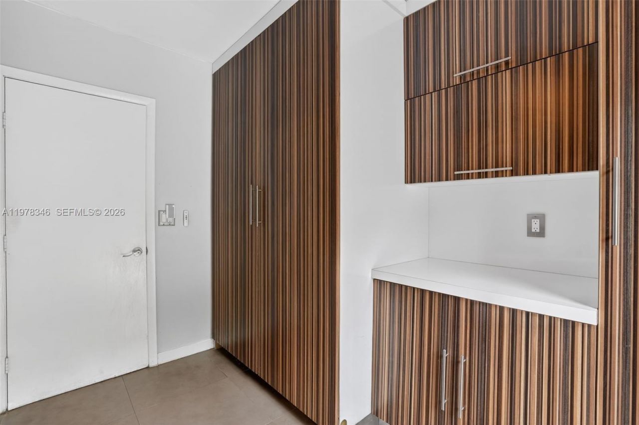 425 NE 114th St , Miami, FL 33161 Photo