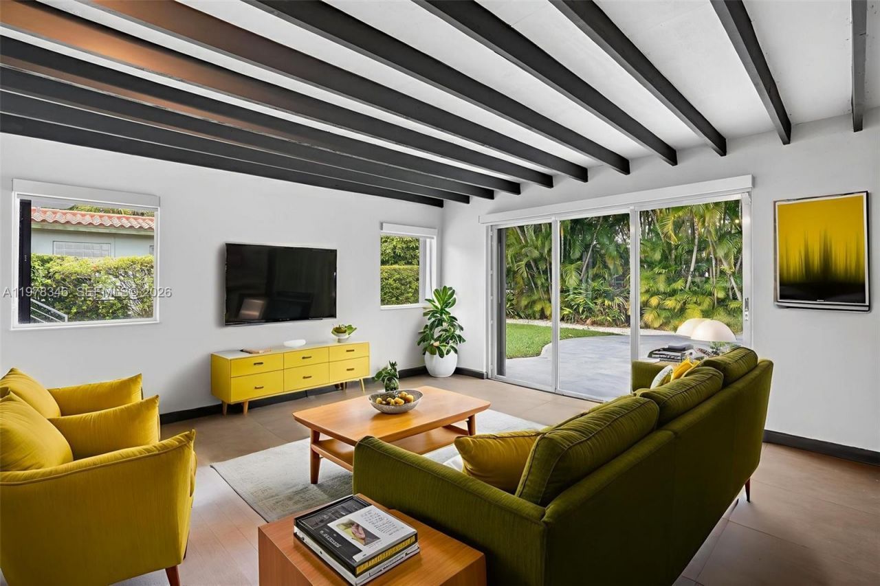 425 NE 114th St , Miami, FL 33161 Photo