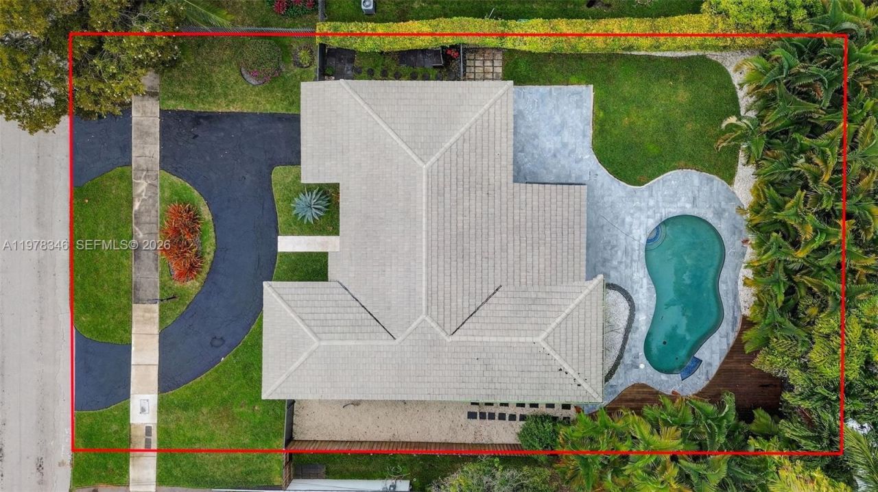 425 NE 114th St , Miami, FL 33161 Photo