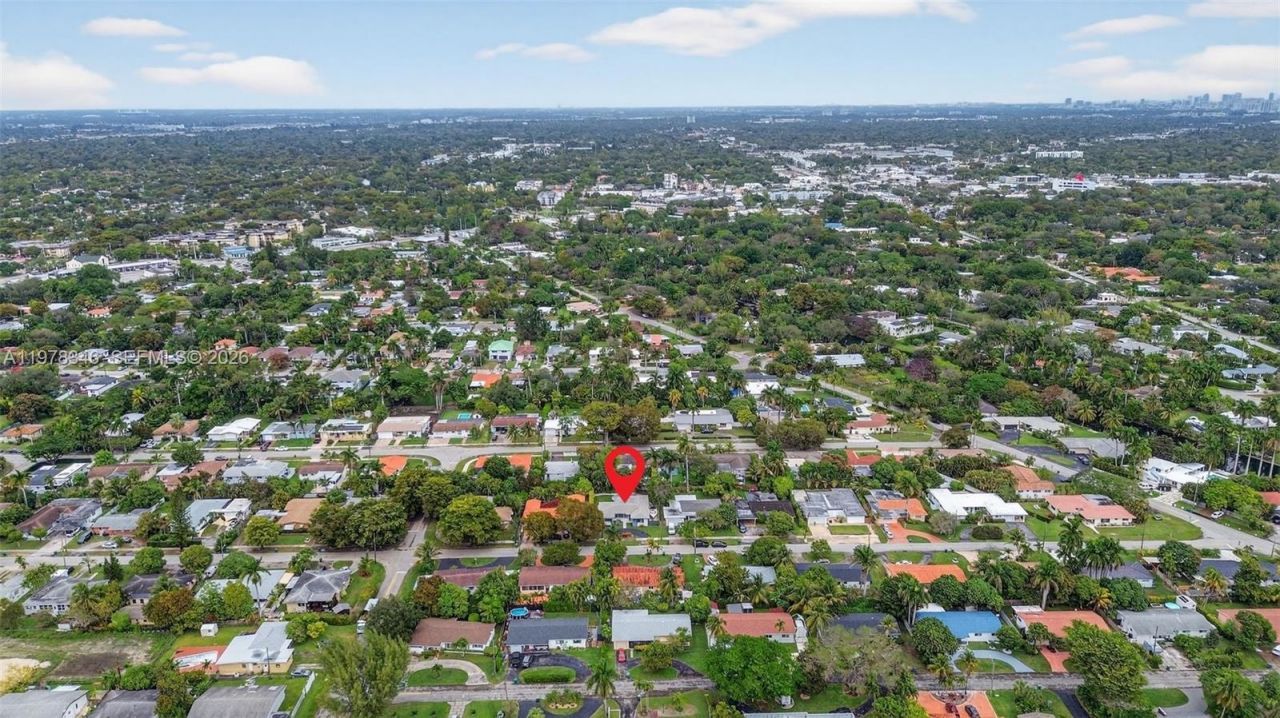 425 NE 114th St , Miami, FL 33161 Photo