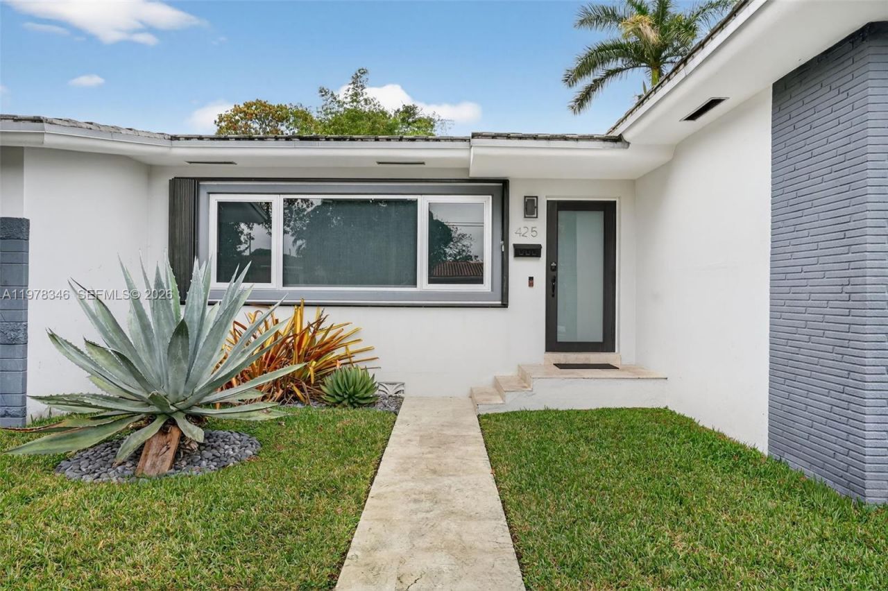 425 NE 114th St , Miami, FL 33161 Photo