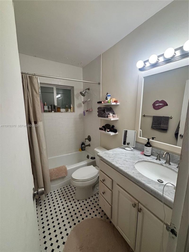 75 Washington Ave , Unit 12A, Miami Beach, FL 33139 Photo