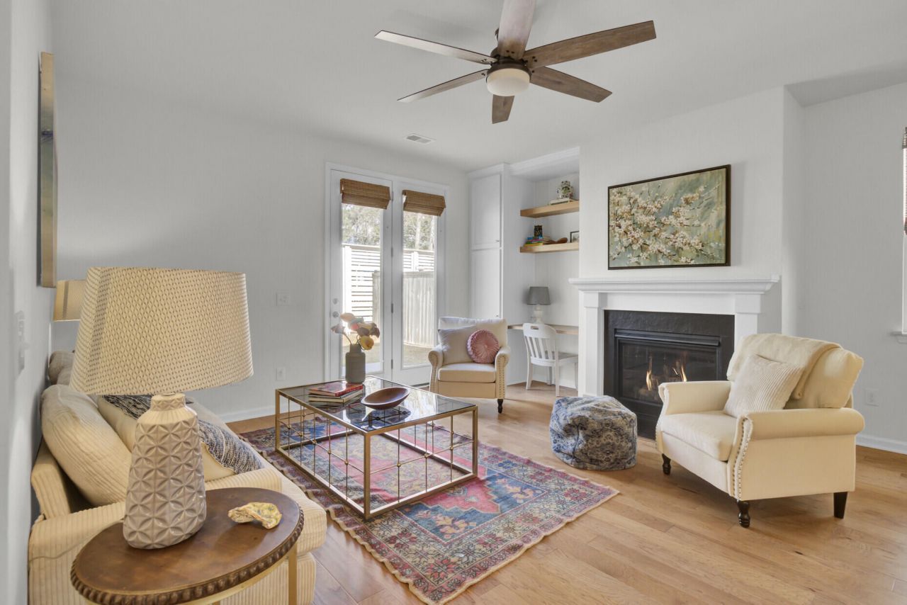 3889 Sawmill Court Photo 10