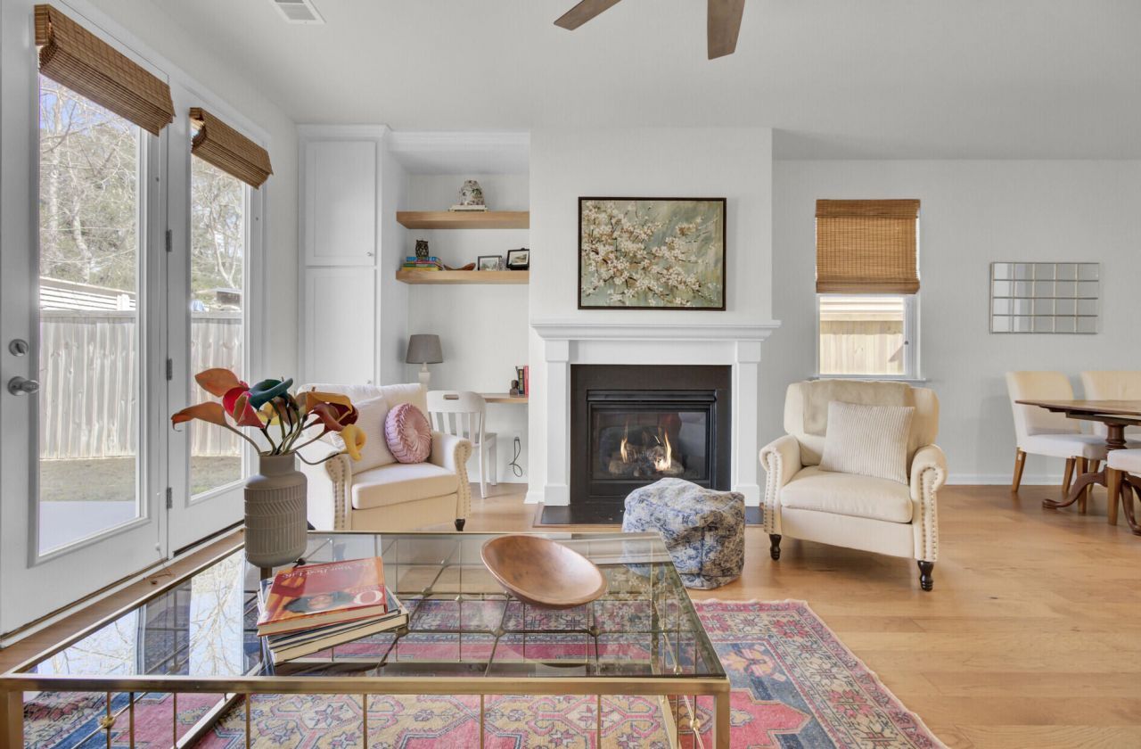 3889 Sawmill Court Photo 17