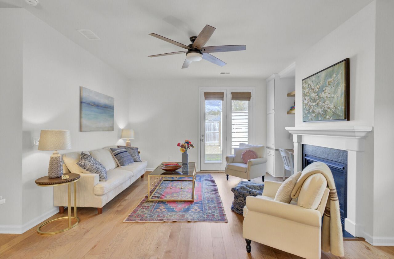 3889 Sawmill Court Photo 19