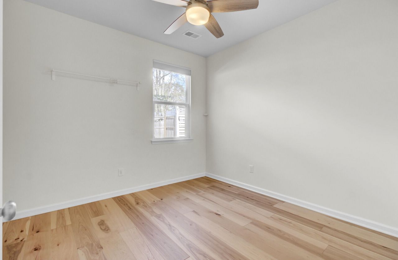 3889 Sawmill Court Photo 20