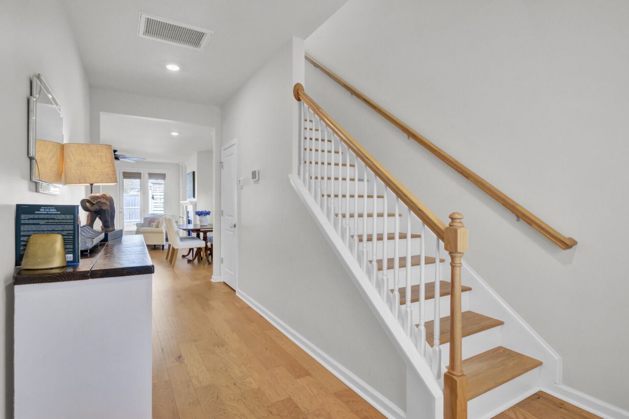 3889 Sawmill Court Photo 24