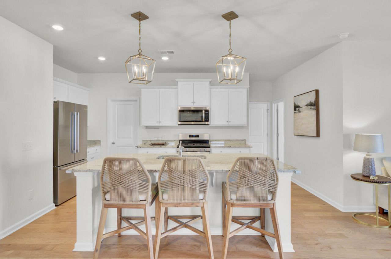 3889 Sawmill Court Photo 3