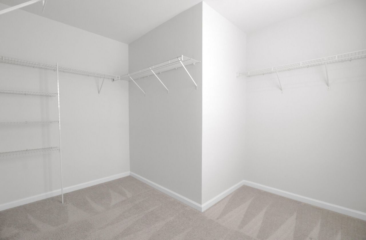 3889 Sawmill Court Photo 30