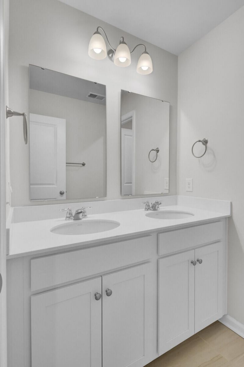 3889 Sawmill Court Photo 35