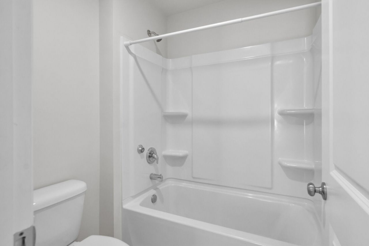 3889 Sawmill Court Photo 37