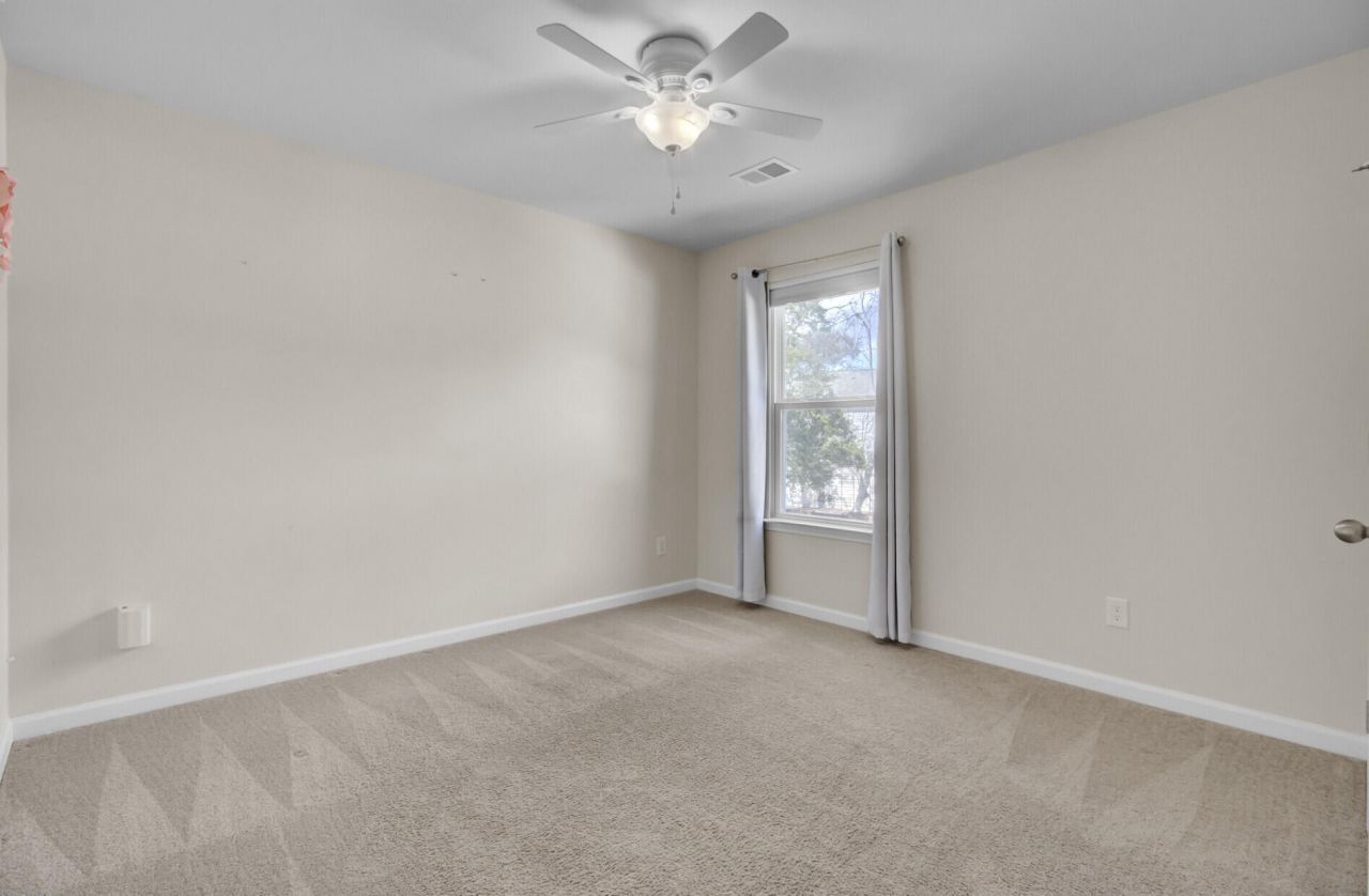 3889 Sawmill Court Photo 40