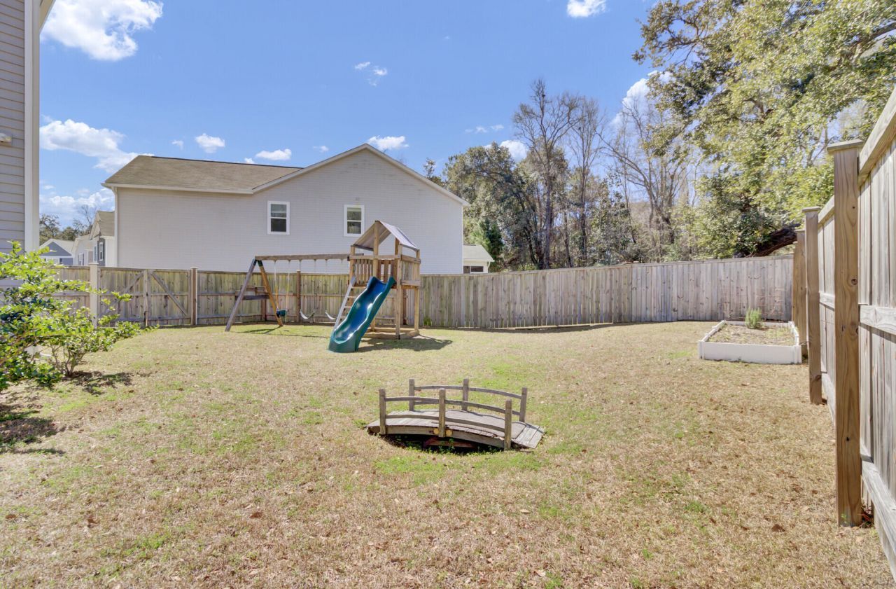 3889 Sawmill Court Photo 44