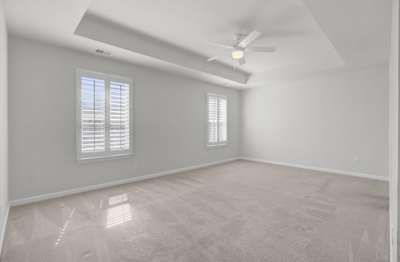 3889 Sawmill Court Photo 6