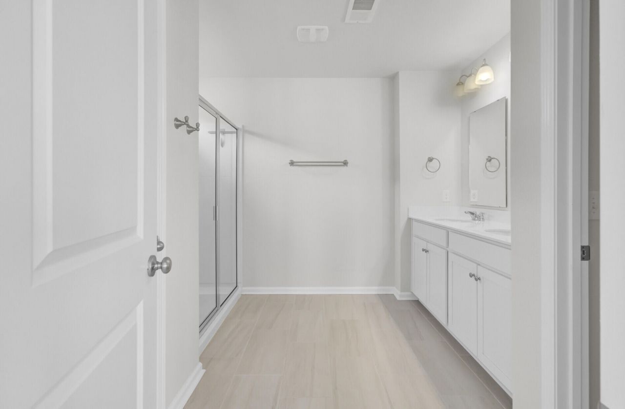 3889 Sawmill Court Photo 7