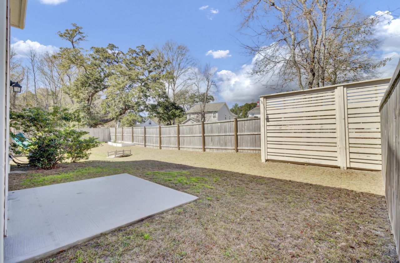 3889 Sawmill Court Photo 8