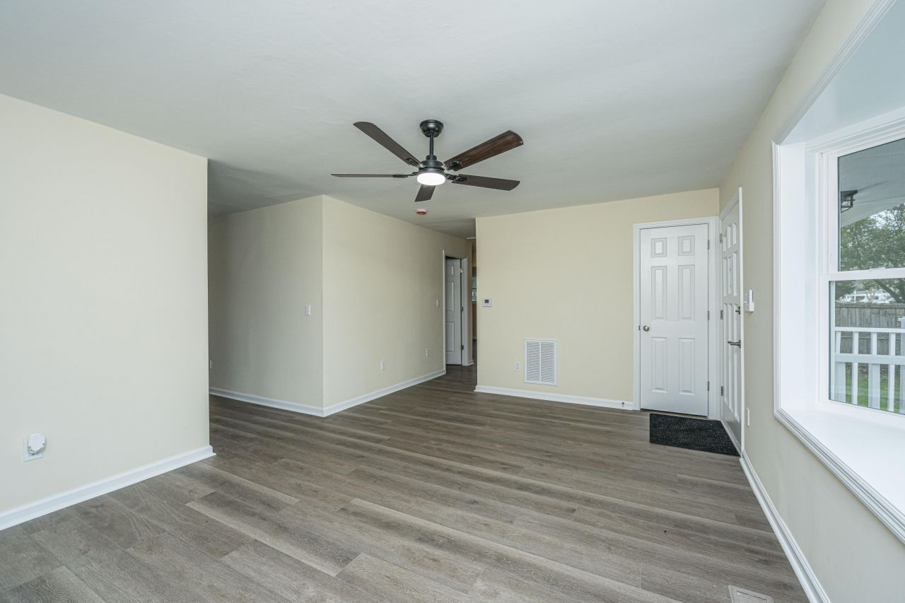 2332 Eagle Drive Photo 4