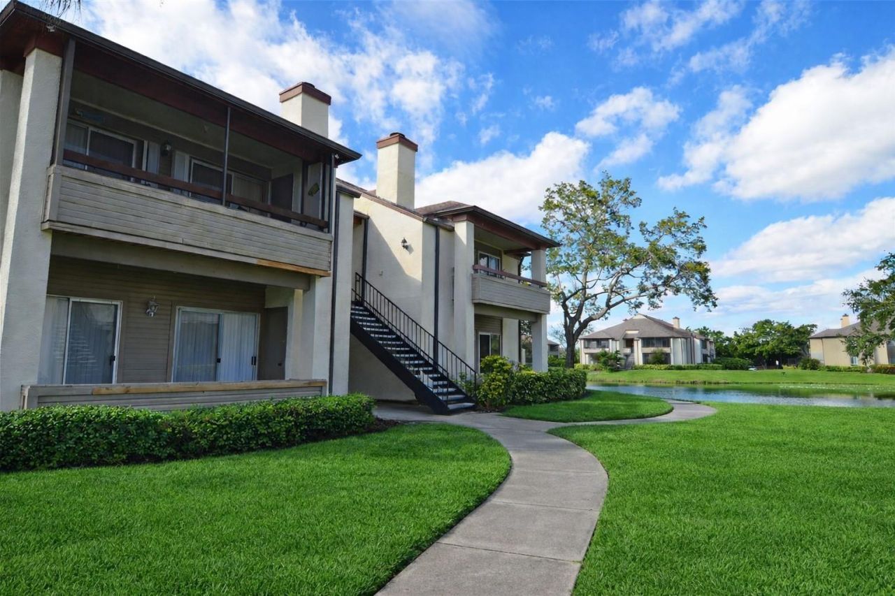 10263 Gandy Boulevard N, Unit 305, Saint Petersburg, FL 33702 Photo