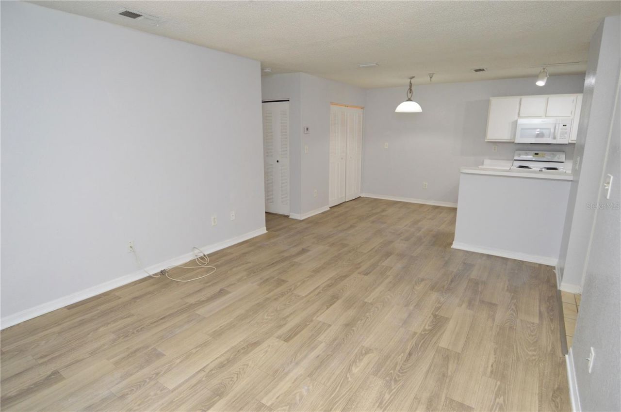 10263 Gandy Boulevard N, Unit 305, Saint Petersburg, FL 33702 Photo