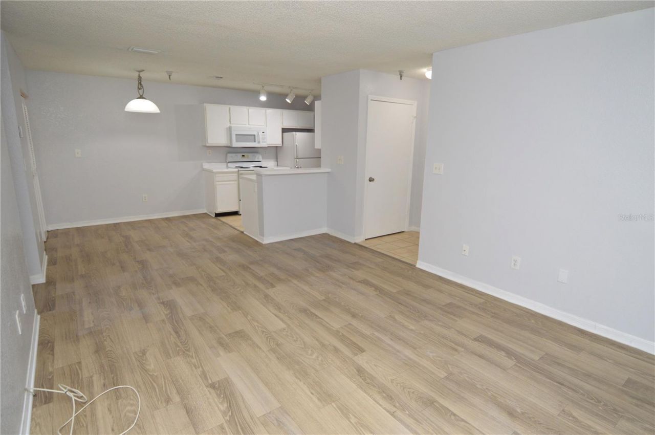 10263 Gandy Boulevard N, Unit 305, Saint Petersburg, FL 33702 Photo