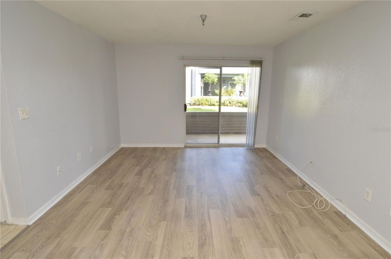 10263 Gandy Boulevard N, Unit 305, Saint Petersburg, FL 33702 Photo