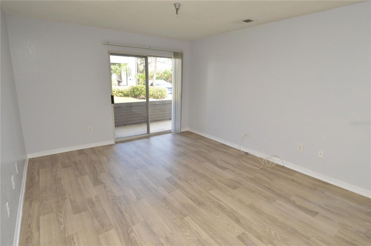 10263 Gandy Boulevard N, Unit 305, Saint Petersburg, FL 33702 Photo