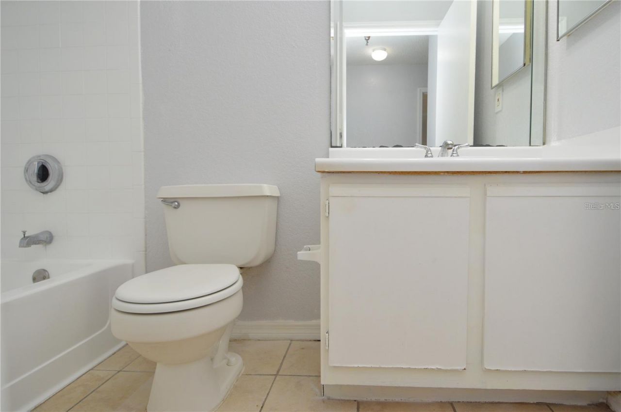 10263 Gandy Boulevard N, Unit 305, Saint Petersburg, FL 33702 Photo