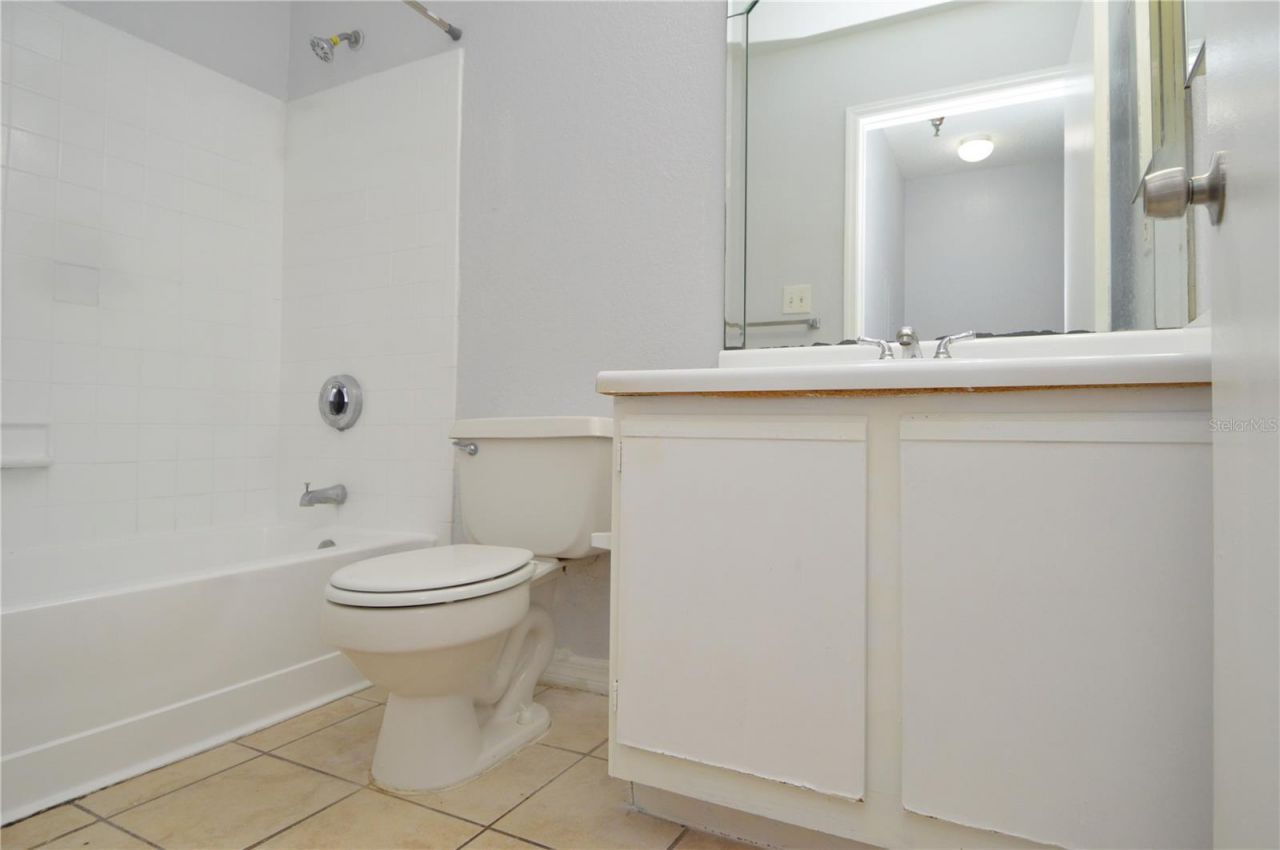 10263 Gandy Boulevard N, Unit 305, Saint Petersburg, FL 33702 Photo