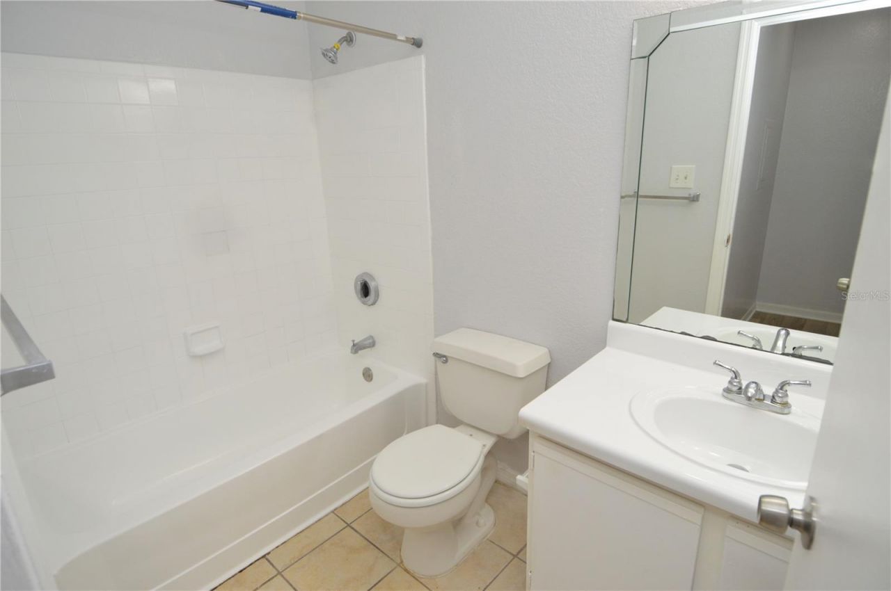 10263 Gandy Boulevard N, Unit 305, Saint Petersburg, FL 33702 Photo