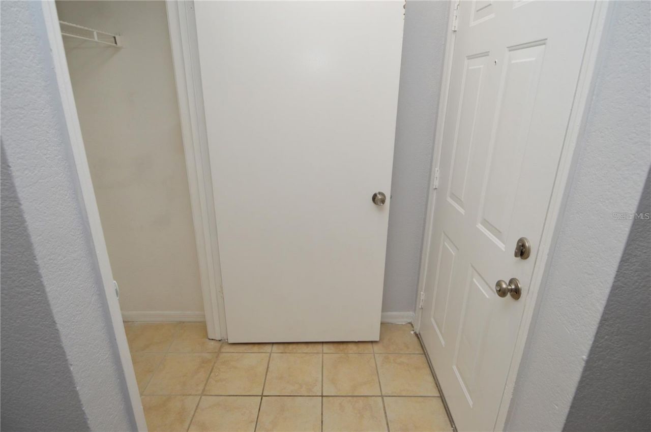 10263 Gandy Boulevard N, Unit 305, Saint Petersburg, FL 33702 Photo