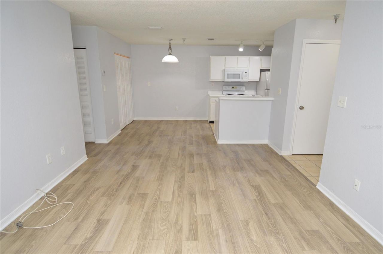 10263 Gandy Boulevard N, Unit 305, Saint Petersburg, FL 33702 Photo