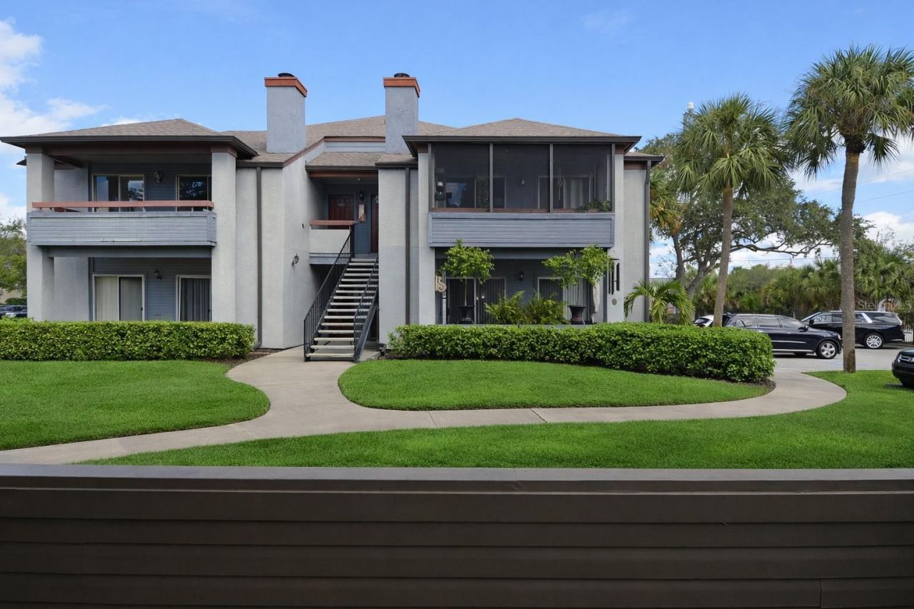 10263 Gandy Boulevard N, Unit 305, Saint Petersburg, FL 33702 Photo