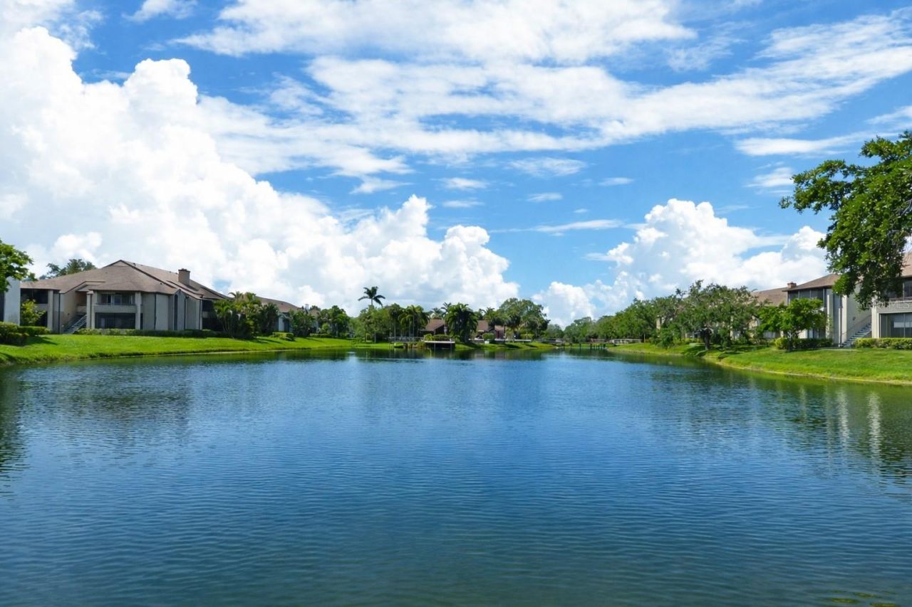 10263 Gandy Boulevard N, Unit 305, Saint Petersburg, FL 33702 Photo