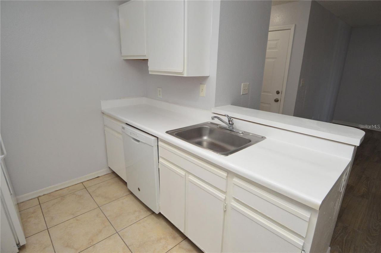 10263 Gandy Boulevard N, Unit 305, Saint Petersburg, FL 33702 Photo