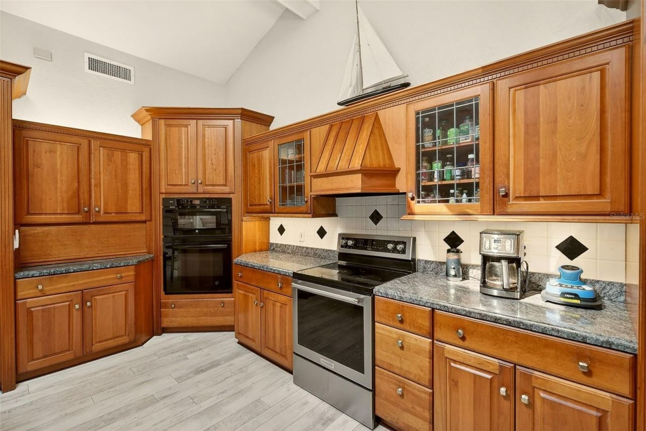 1725 Long Bow Lane, Clearwater, FL 33764 Photo