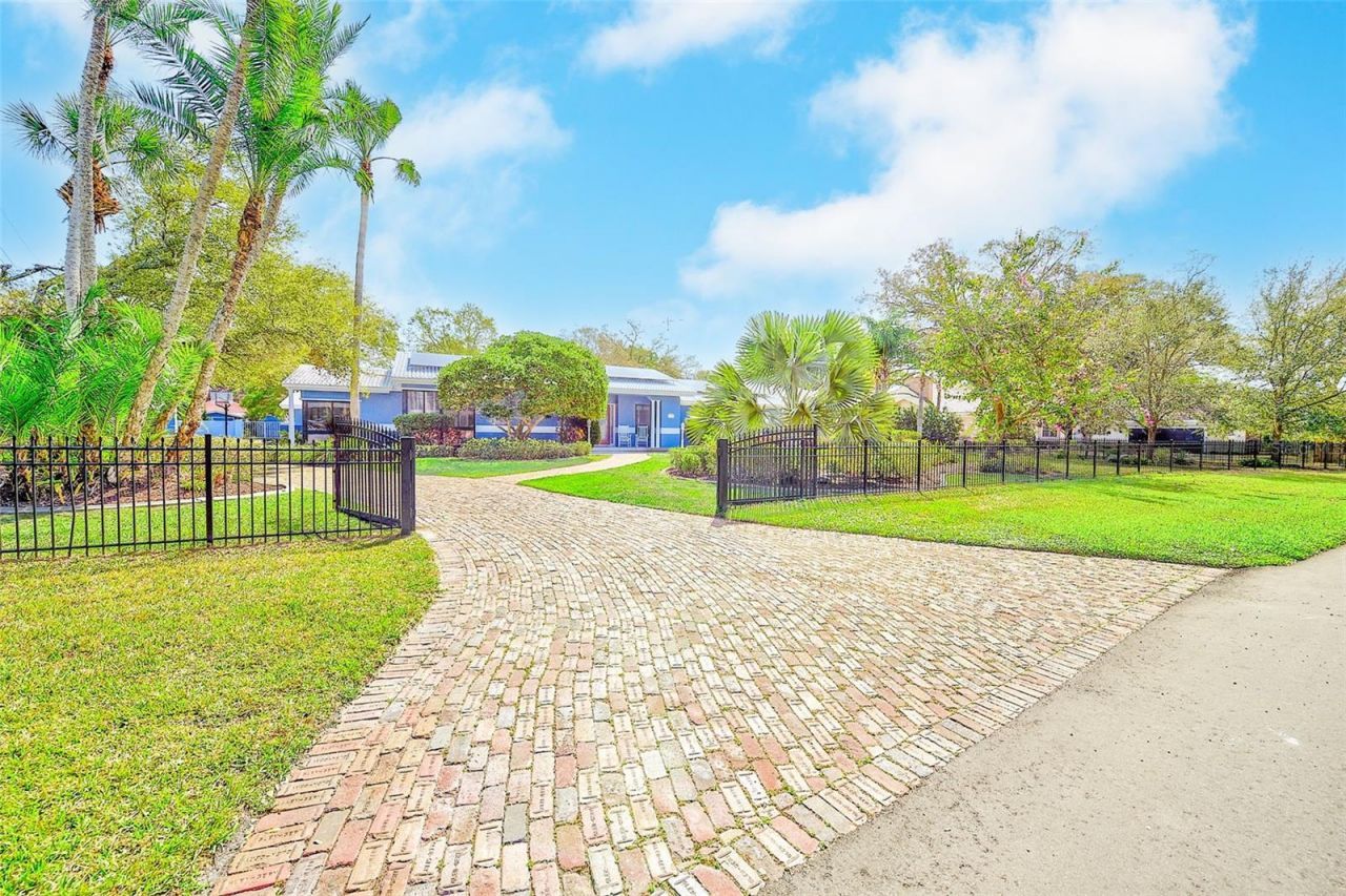 1725 Long Bow Lane, Clearwater, FL 33764 Photo