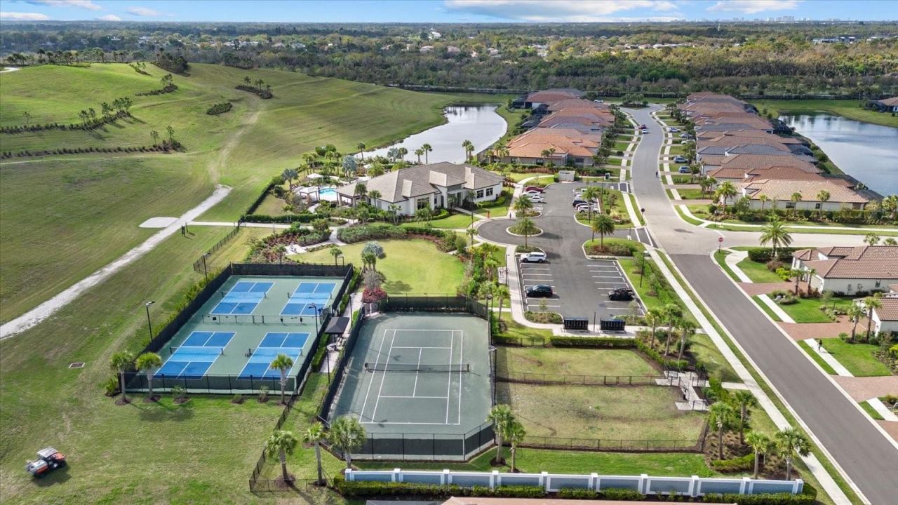 6065 Mesa Gln, Bradenton, FL 34203 Photo