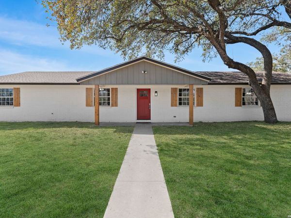 113 crestline, Pleasanton, TX 78064