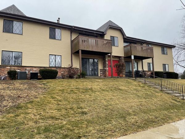 6051 W Port AVENUE, Unit 104, Milwaukee, WI 53223