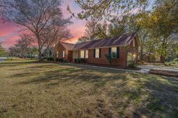 2206 Hunter Creek Drive photo 4