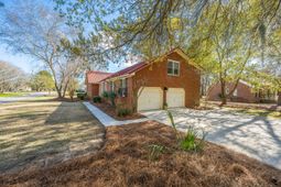 2206 Hunter Creek Drive photo 4