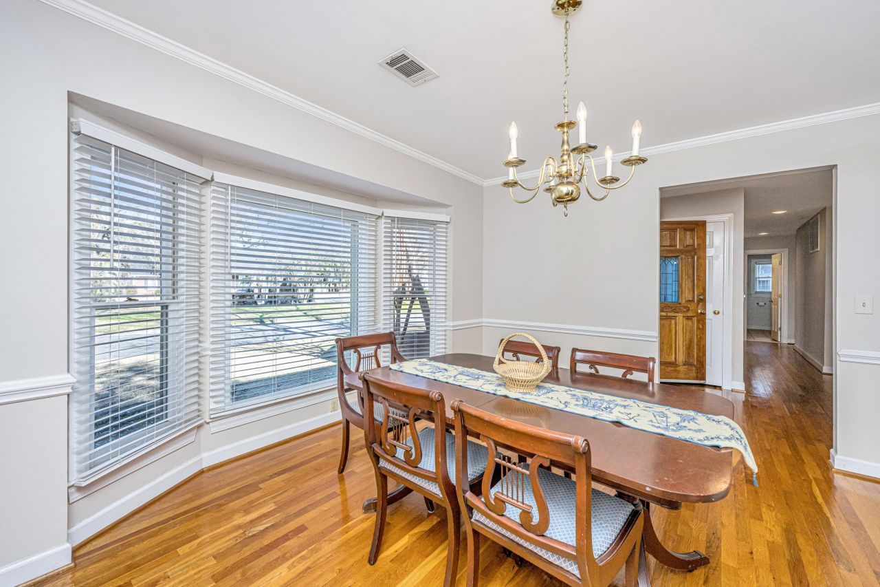 2206 Hunter Creek Drive Photo 6