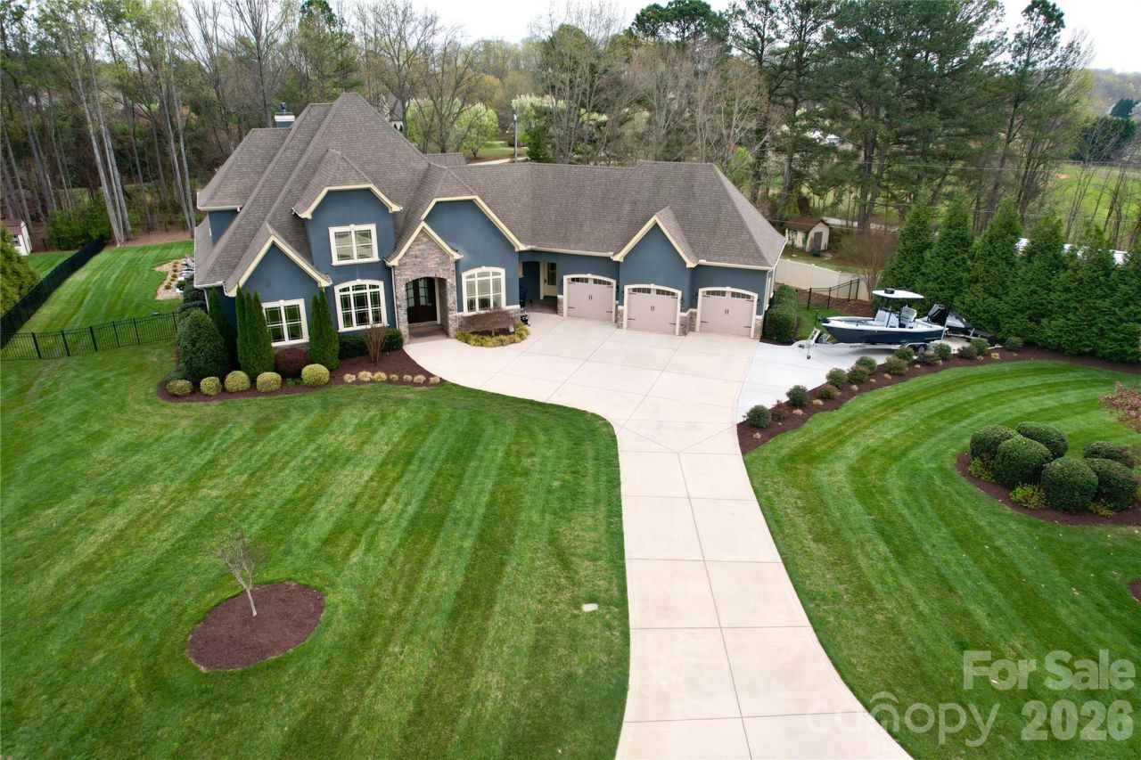 147 Castle Drive, Mooresville, NC 28117 Main Photo