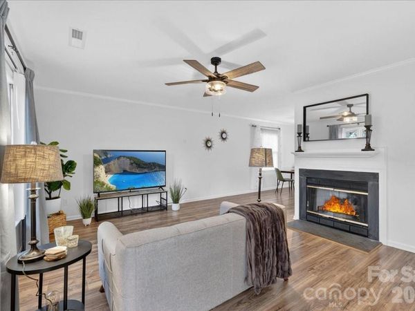 5917 Crape Myrtle Lane, Charlotte, NC 28216