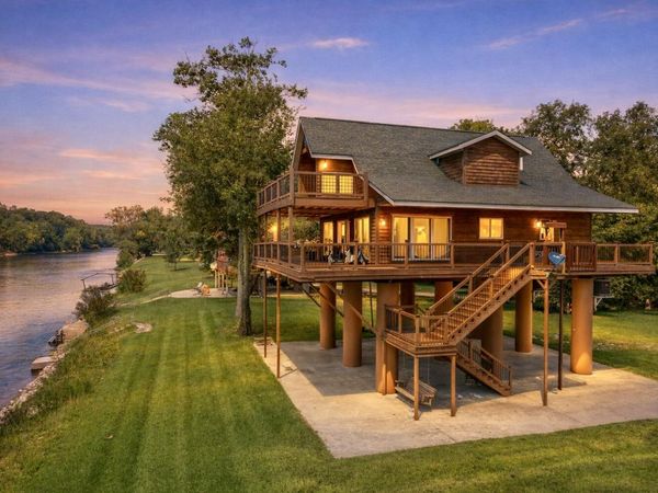 1901 River Valley Road, Doniphan, MO 63935