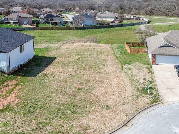 4497 N Toby Avenue , Springfield, MO 65803